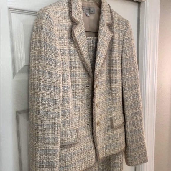 Tahari Beige and baby blue Tweed Blazer and skirt set - Picture 5 of 10